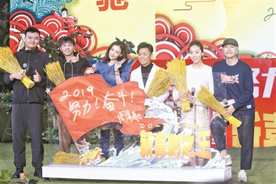 春节档14部电影扎堆上映 各大片“放大招”应对