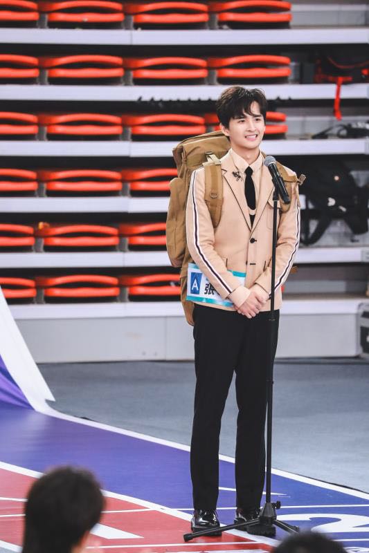 张远《创造营》首晋级 再爆金句重新诠释少年感