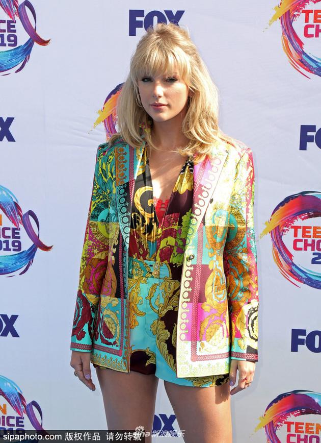 中国歌手收入排行榜_中国最有钱的3位明星,排名第一的年收入过10亿,不差钱!