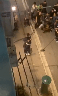 刘诗诗朱一龙《亲爱的自己》路透 两人拥抱画面有点甜