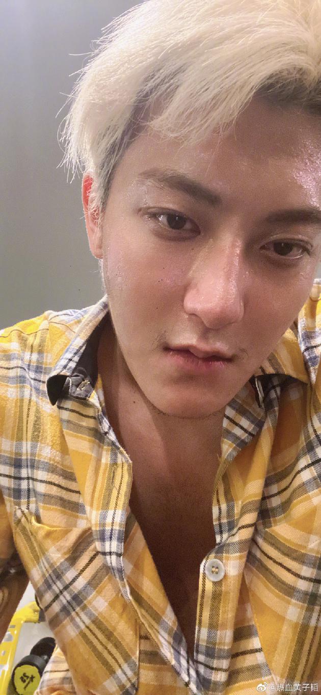 燃烧我的卡路里！黄子韬运动后满头大汗脸通红