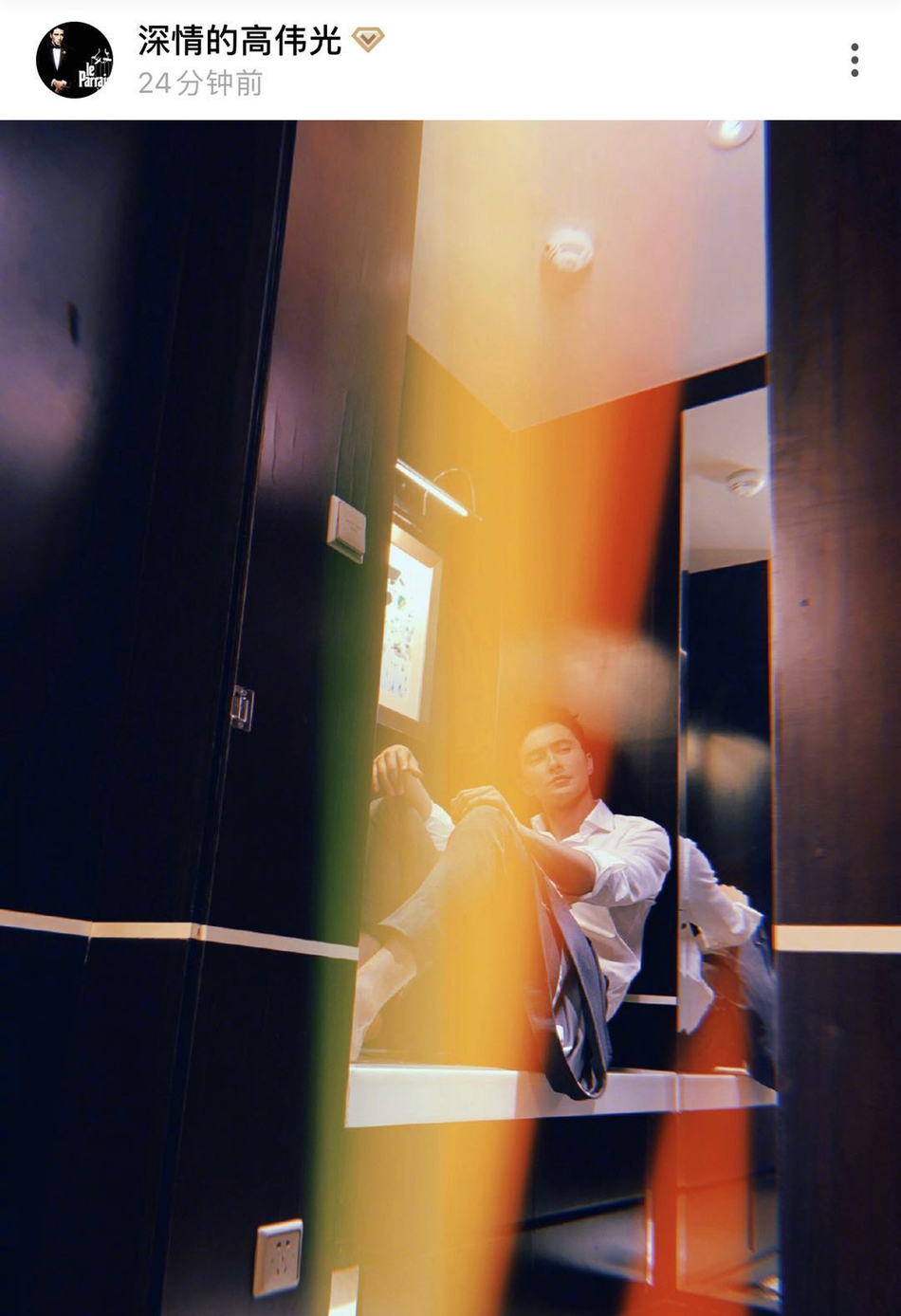 脚踝@高伟光晒照大长腿迷人 模特身材脚踝苏点十足