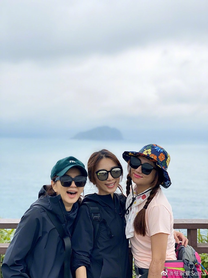 「生日快乐」SHE合体为Hebe庆生 Selina与Ella甜蜜表白送祝福