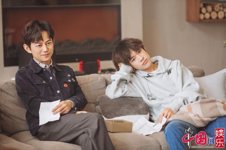 五花肉@何炅遭遇张新成耿直提问 易烊千玺分享记台词方法