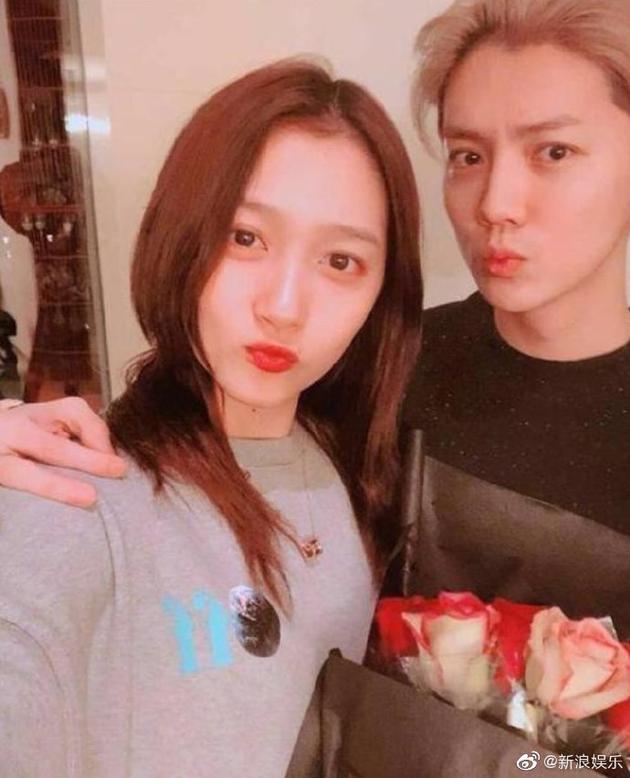 【鹿晗】超甜蜜！关晓彤晒女友视角照为鹿晗庆30岁生日