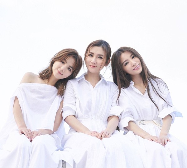 出道《炙热的我们》公开首唱 sis在专注音乐中探索未来