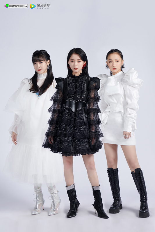 出道《炙热的我们》公开首唱 sis在专注音乐中探索未来