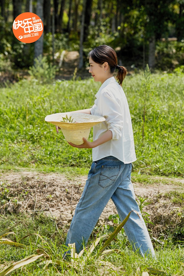 海清彭昱畅许魏洲成“大胃王” 小别离剧组《向往》团聚