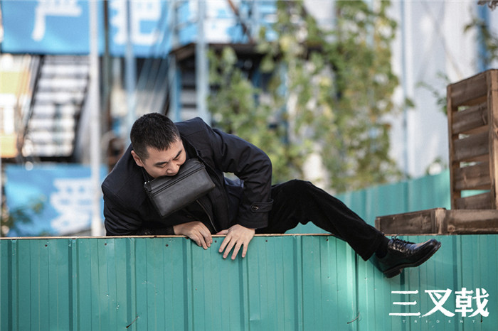 陈建斌陈建斌：要用生活的尺子衡量崔铁军