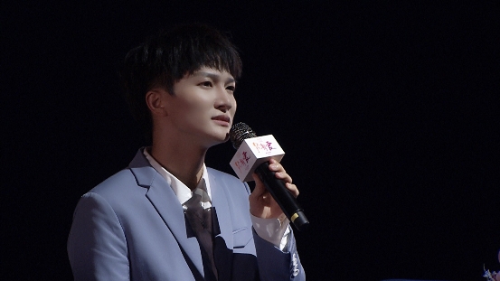 戏剧首演直播610万人观看《只有爱》成就戏剧之王