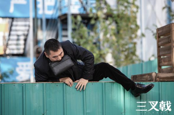 定格豆瓣评分8.3 不靠流量的公安剧《三叉戟》为何能火