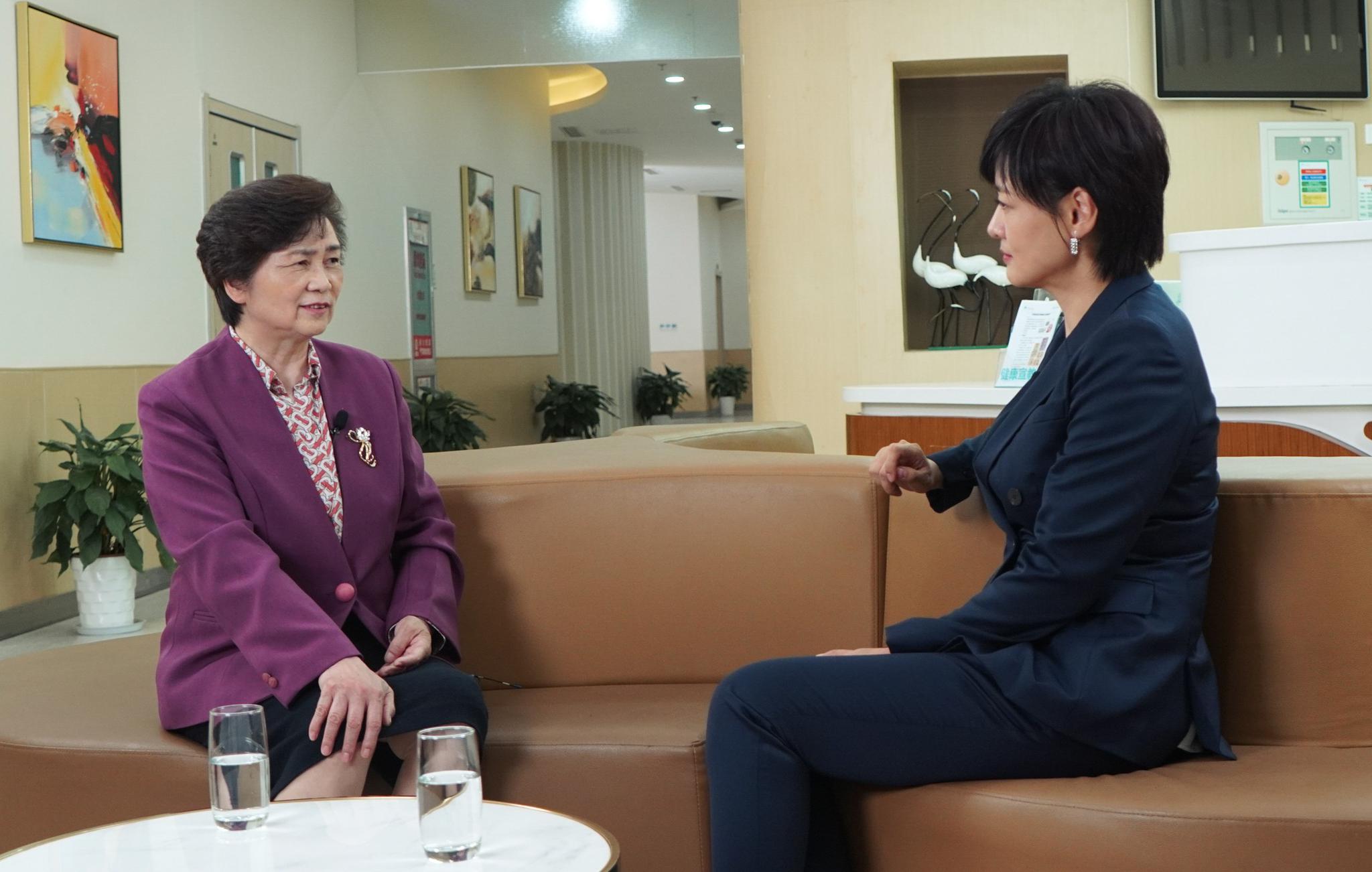 疫情东南卫视抗疫特别节目 李兰娟：人类要掌握自己的命运