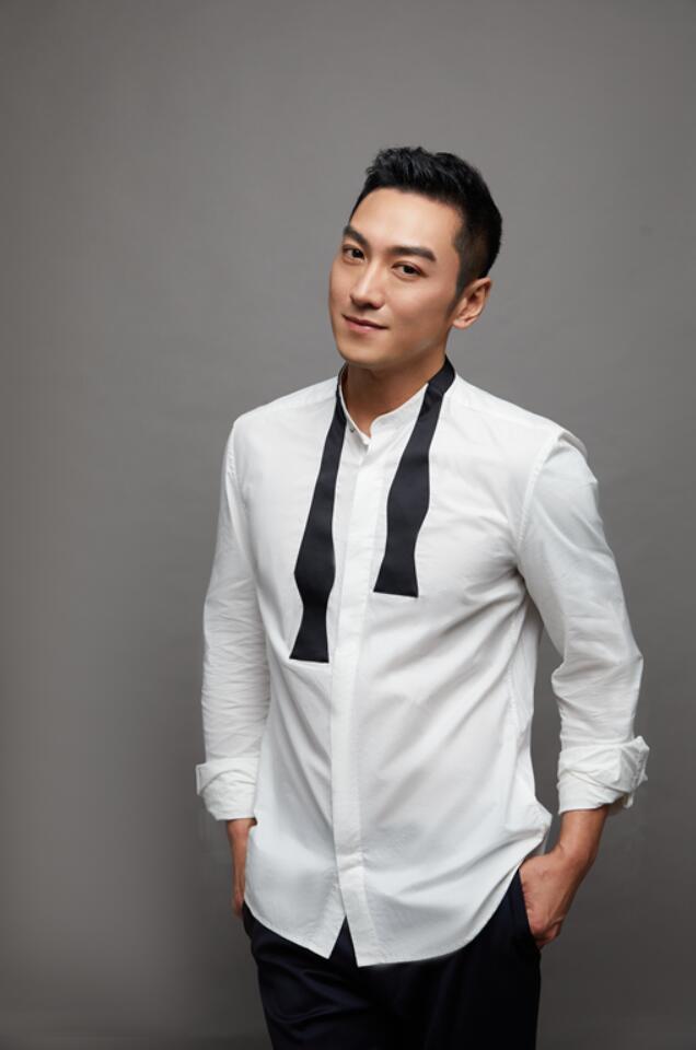 张竣《月上重火》张竣杰演技精湛 戏内儒雅戏外阳光