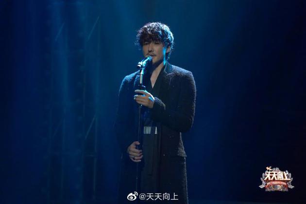 节目胡兵回应唱跳首秀获赞：只要努力别人都会尊重你