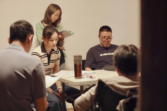 脱贫攻坚剧《江山如此多娇》颁布阵容 袁姗姗出演