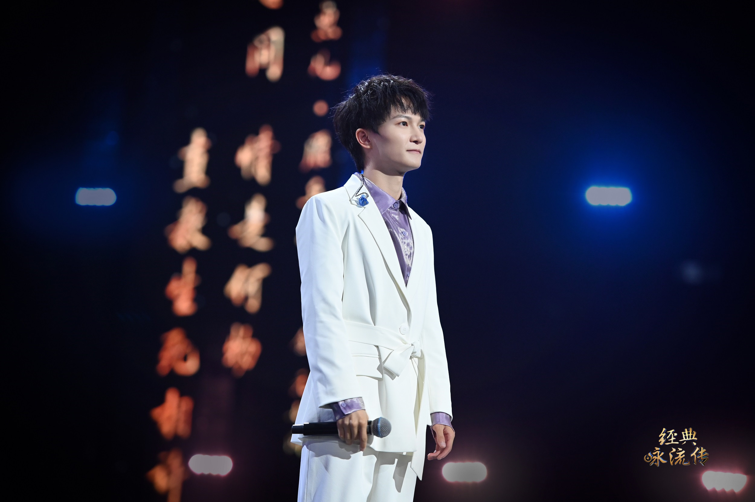 《经典咏流传》雷佳刚柔并济唱响英雄武汉激励人心