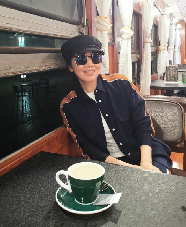 海上钢琴师闫妮发文悼念电影配乐大师莫里康内：走好偶像！