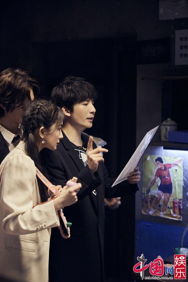 黄明|《密逃2》黄明昊郭麒麟大张伟组团护邓伦