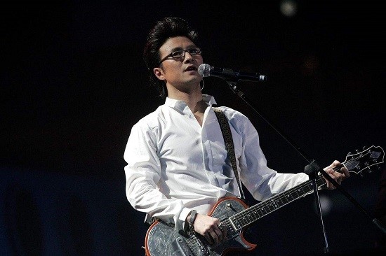 连结对世界锐利的审视 汪峰他变了也没变