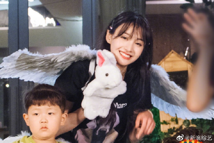 《奇妙小森林》郑爽化身森林精灵充满童趣