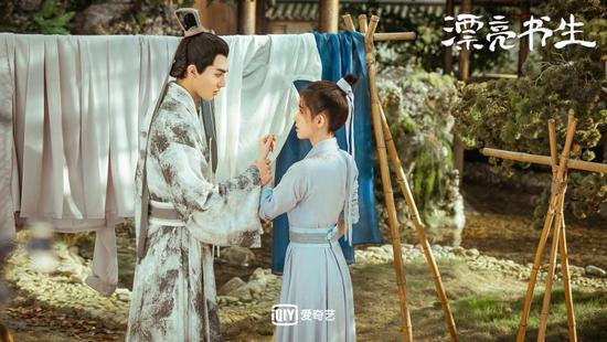 《漂亮书生》上线 鞠婧祎宋威龙