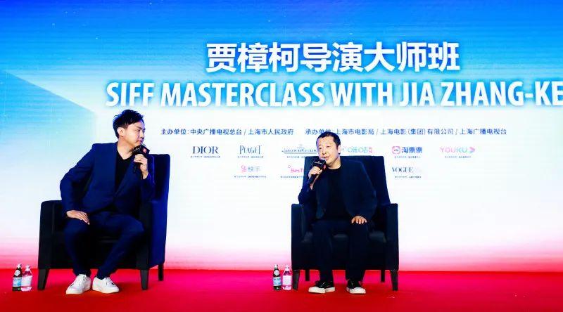 贾樟柯经受上影节“电影学堂”首位嘉宾