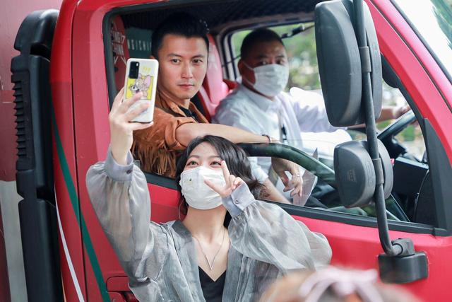 谢霆锋《中国好声音》直播 见证武汉“疫”后重生