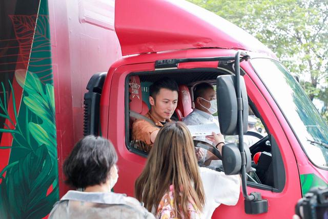 谢霆锋《中国好声音》直播 见证武汉“疫”后重生