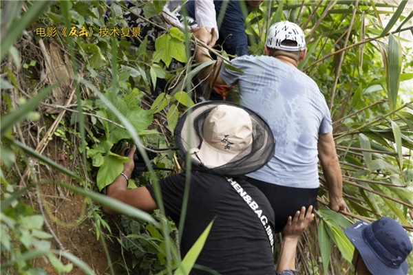 赵文卓新片《反击》云南开机 首担导演强势出击