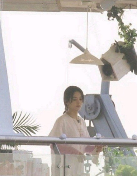 《中餐厅4》周五晚播出 赵丽颖或成本季“最勤劳员工”