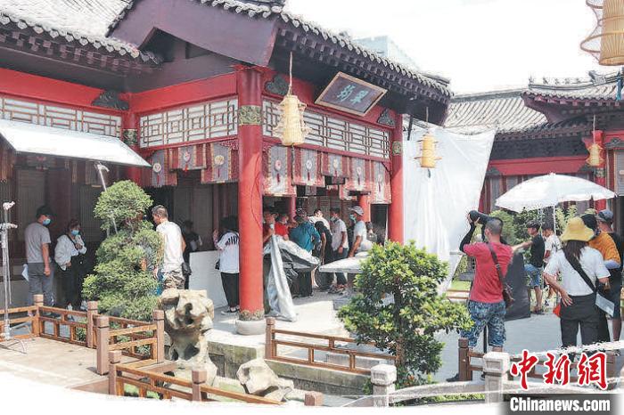 剧组|横店迎剧组复拍热潮 带动影视产业链复苏