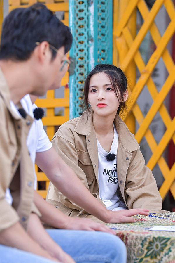 《极限挑衅宝藏行》致敬胡杨精力 99岁护林员讲演护林故事