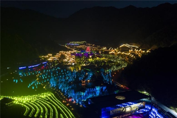 《青春环游记2》传递文化价值 葛仙村出现汉末风韵