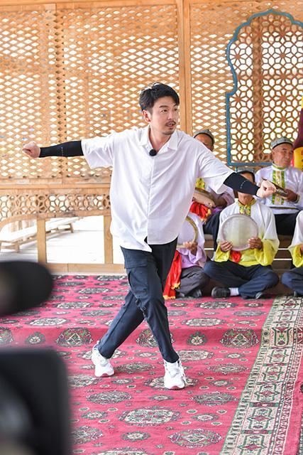 毛驴|《极限挑战宝藏行》郭京飞带伤夺羊皮 成员体验民俗文化