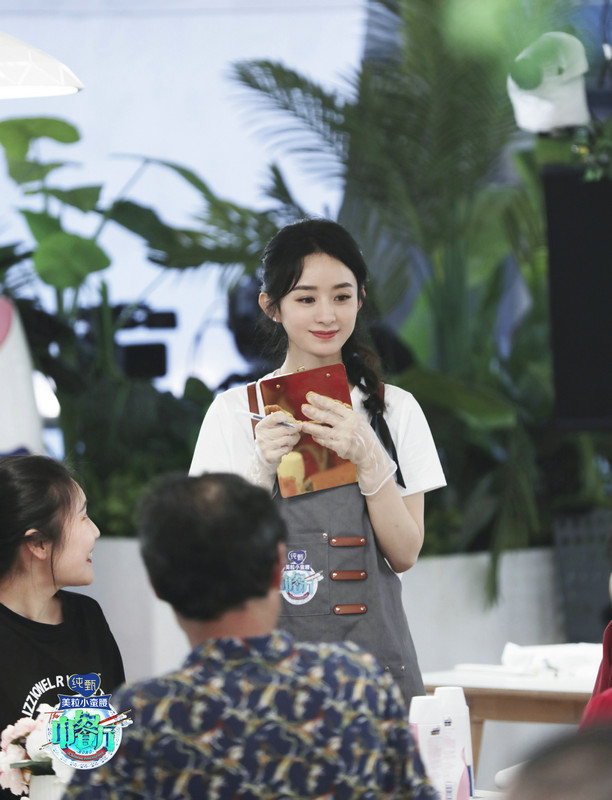 《中餐厅4》热度高涨 黄晓明赵丽颖“以小见大”