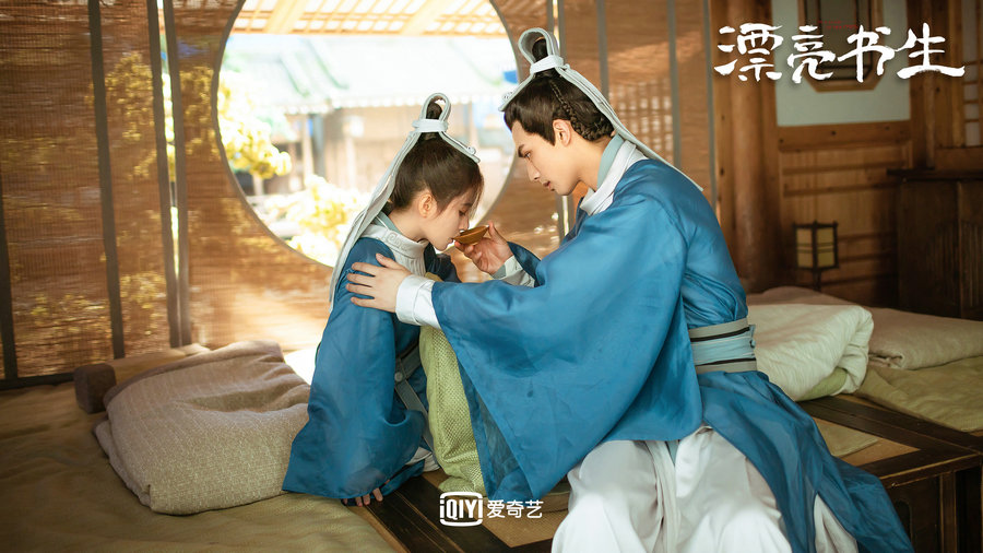 《漂亮书生》热播 鞠婧祎宋威龙风雪CP互动