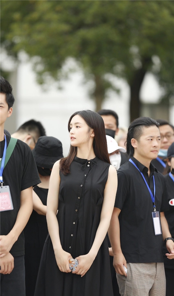 瑜伽|孙嘉琪再演校园女神型恋人 《我爱你》宁波开机