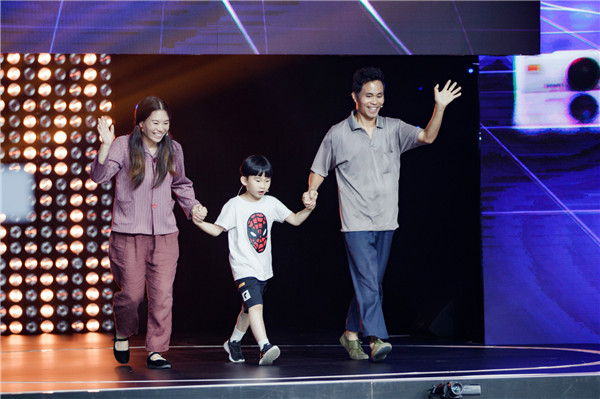 彭小英|《我们签约吧》传递快乐的人生态度引人动情