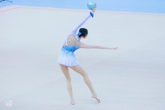 《超新星运动会》陈小纭感慨要努力 与师妹张艺凡同框