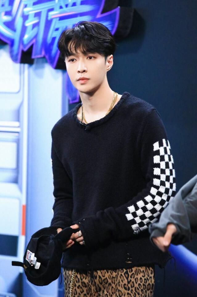 核兴舞器|张艺兴《街舞3》开启选人大战 施展过人“谋略”