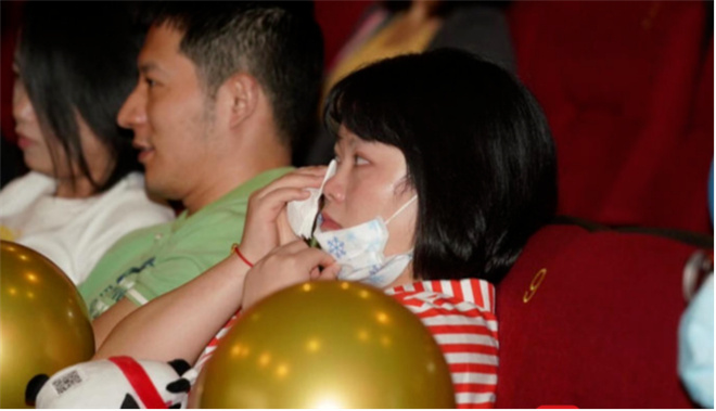 《信念一生》掀主题观影热潮 弘扬无私医者精神