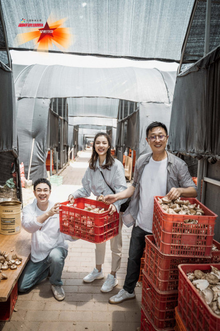 放映队|重走脱贫路 《温暖有光放映队》走进阜平