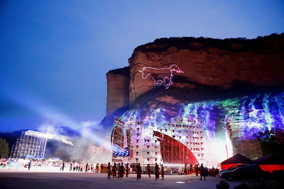 当民歌演出遇上新媒体光影秀 将出现全新魅力