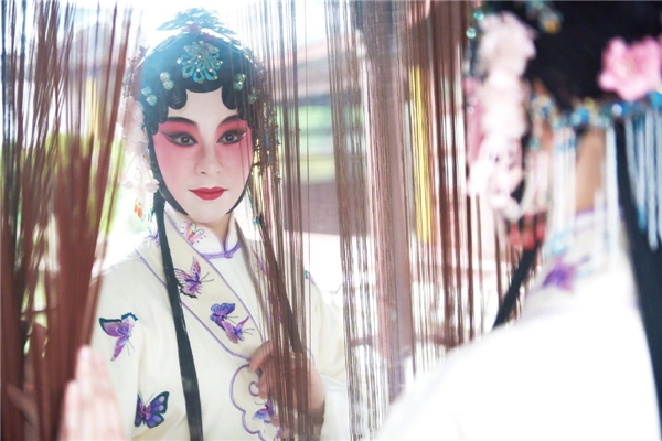 网易云音乐《不曾遗忘的符号》开播首期，《沧海一声笑》、《牡丹亭》跨界合唱