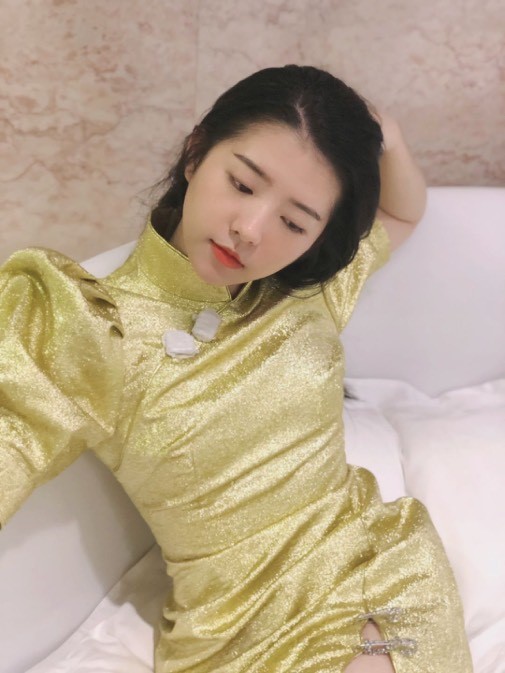 《绝世高手》何蓝逗完美阐明中国风旗袍造型