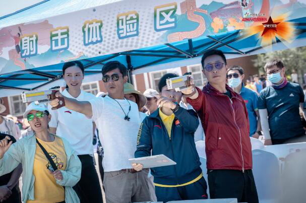 放映队员|《温暖有光放映队》走近宁夏银川