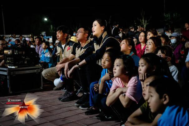 放映队员|《温暖有光放映队》走近宁夏银川