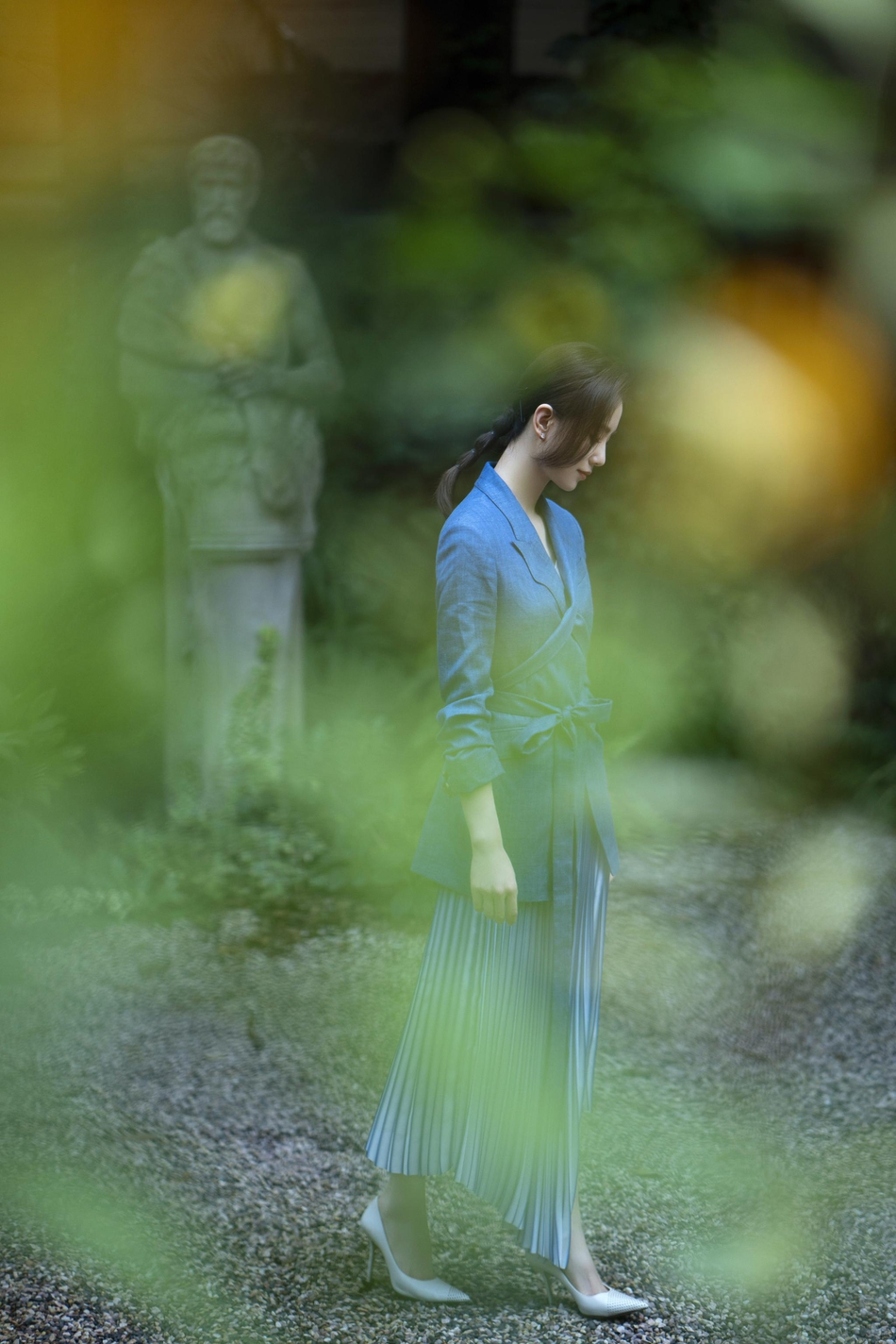 《亲爱的自己》定档9月7日 刘诗诗蓝色西装端庄温婉