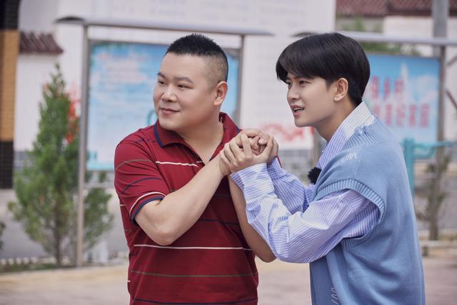 “极挑团”开启甘肃之旅 雷佳音“土豆扫雷”圈粉