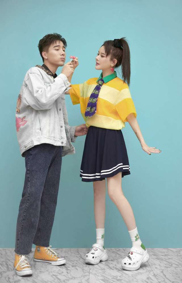 朱怡清诗麒携手推出原立异歌《爱你因为你》